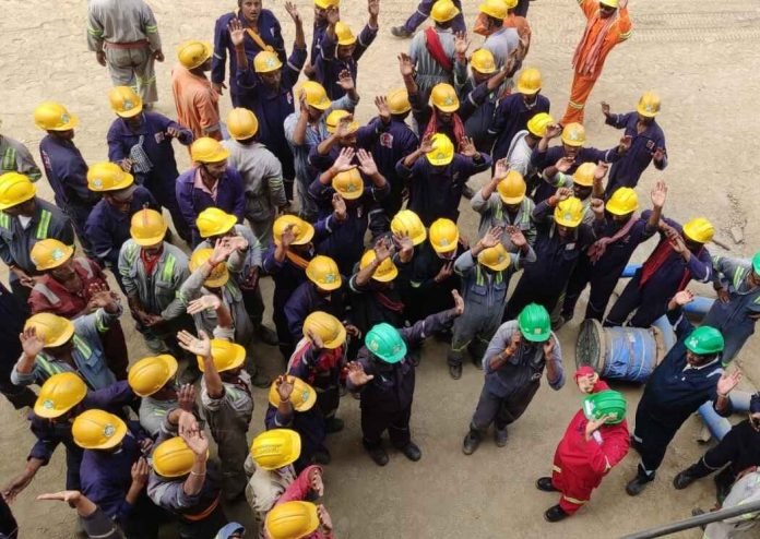 Conflict management management Between Execution and Safety at Construction Sites