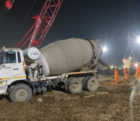 Mud mat for construction site for vehicle movement